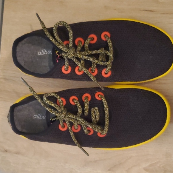 Allbirds Tree Runners Black and Yellow Size 8 Womens - Picture 2 of 6